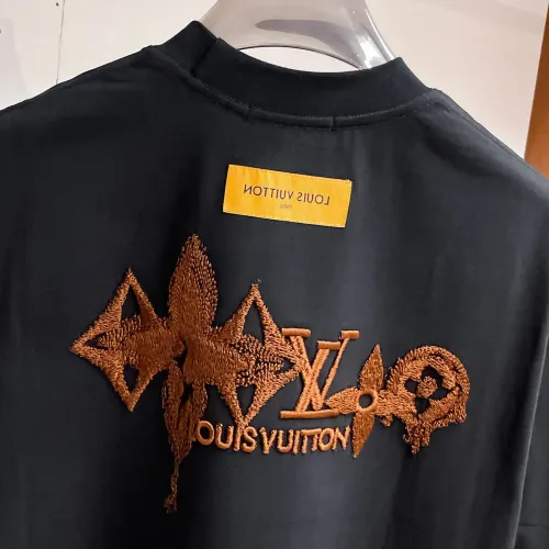 Replica Louis Vuitton LV T-Shirts Short Sleeved For Unisex #1470422 $60.00 USD for Wholesale