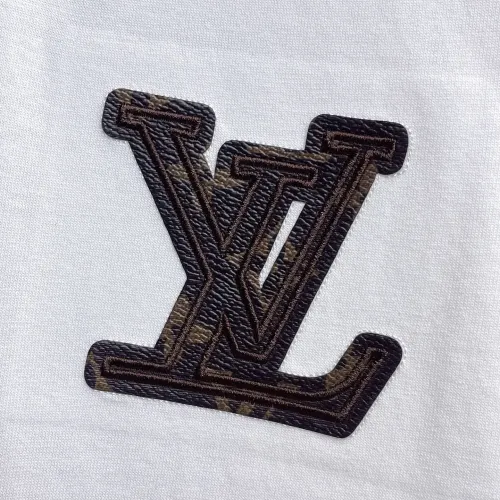 Replica Louis Vuitton LV T-Shirts Short Sleeved For Unisex #1470424 $60.00 USD for Wholesale