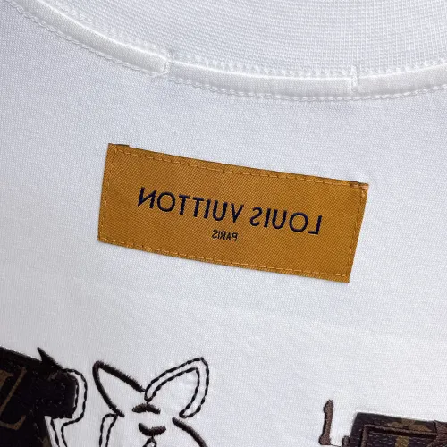 Replica Louis Vuitton LV T-Shirts Short Sleeved For Unisex #1470424 $60.00 USD for Wholesale