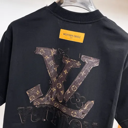 Replica Louis Vuitton LV T-Shirts Short Sleeved For Unisex #1470425 $60.00 USD for Wholesale