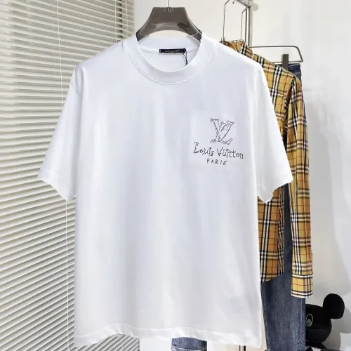 Replica Louis Vuitton LV T-Shirts Short Sleeved For Men #1470428 $60.00 USD for Wholesale