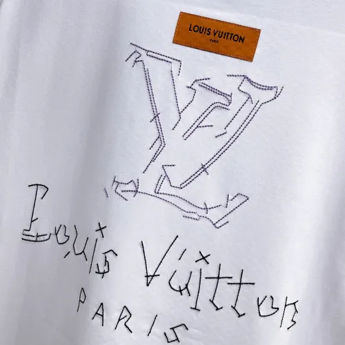 Replica Louis Vuitton LV T-Shirts Short Sleeved For Men #1470428 $60.00 USD for Wholesale