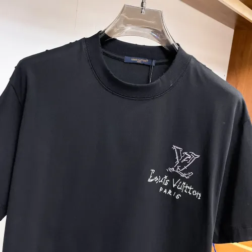 Replica Louis Vuitton LV T-Shirts Short Sleeved For Men #1470429 $60.00 USD for Wholesale