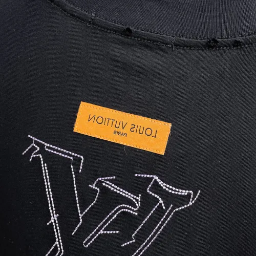 Replica Louis Vuitton LV T-Shirts Short Sleeved For Men #1470429 $60.00 USD for Wholesale