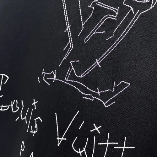 Replica Louis Vuitton LV T-Shirts Short Sleeved For Men #1470429 $60.00 USD for Wholesale