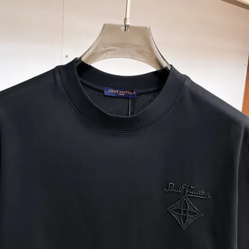 Replica Louis Vuitton LV T-Shirts Short Sleeved For Men #1470431 $60.00 USD for Wholesale