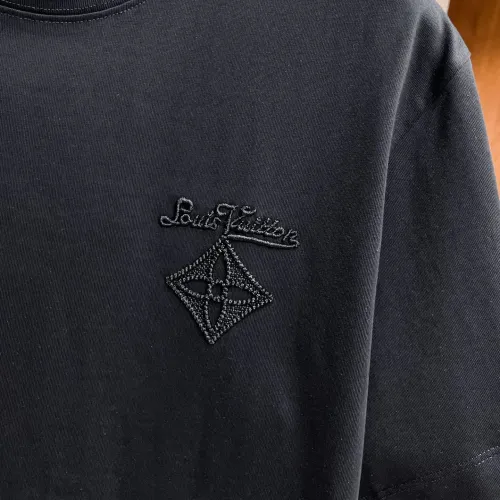 Replica Louis Vuitton LV T-Shirts Short Sleeved For Men #1470431 $60.00 USD for Wholesale