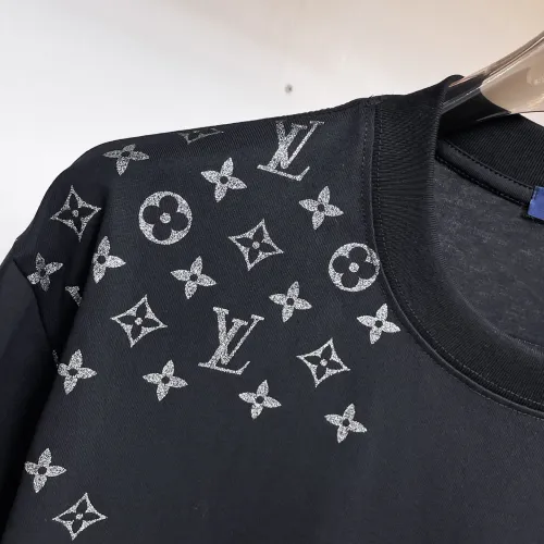 Replica Louis Vuitton LV T-Shirts Short Sleeved For Men #1470433 $60.00 USD for Wholesale