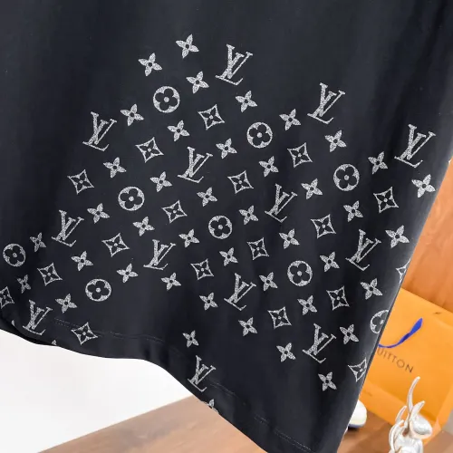 Replica Louis Vuitton LV T-Shirts Short Sleeved For Men #1470433 $60.00 USD for Wholesale