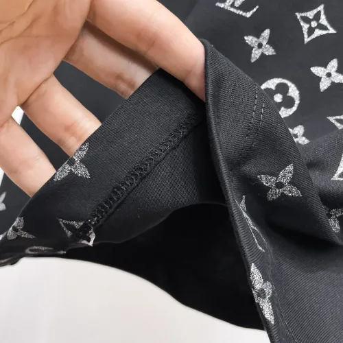 Replica Louis Vuitton LV T-Shirts Short Sleeved For Men #1470433 $60.00 USD for Wholesale