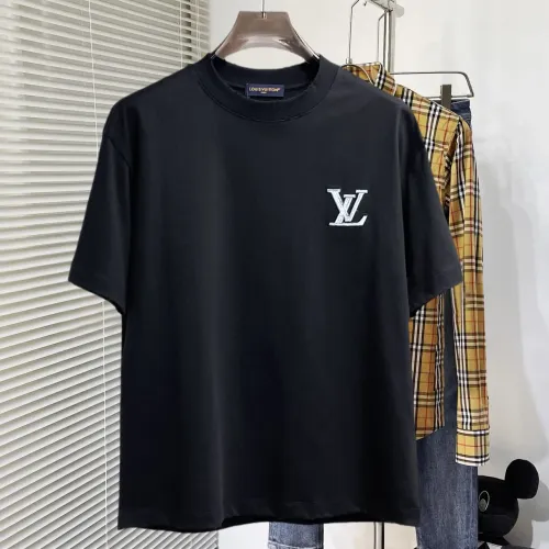 Replica Louis Vuitton LV T-Shirts Short Sleeved For Men #1470435 $60.00 USD for Wholesale