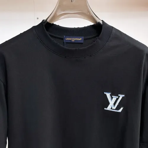 Replica Louis Vuitton LV T-Shirts Short Sleeved For Men #1470435 $60.00 USD for Wholesale