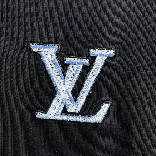 Replica Louis Vuitton LV T-Shirts Short Sleeved For Men #1470435 $60.00 USD for Wholesale