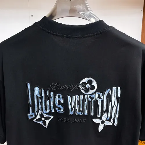 Replica Louis Vuitton LV T-Shirts Short Sleeved For Men #1470435 $60.00 USD for Wholesale