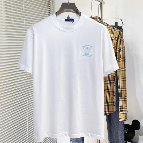 Replica Louis Vuitton LV T-Shirts Short Sleeved For Men #1470437 $60.00 USD for Wholesale