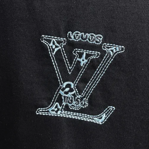 Replica Louis Vuitton LV T-Shirts Short Sleeved For Men #1470438 $60.00 USD for Wholesale