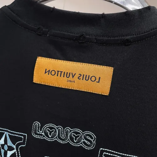 Replica Louis Vuitton LV T-Shirts Short Sleeved For Men #1470438 $60.00 USD for Wholesale