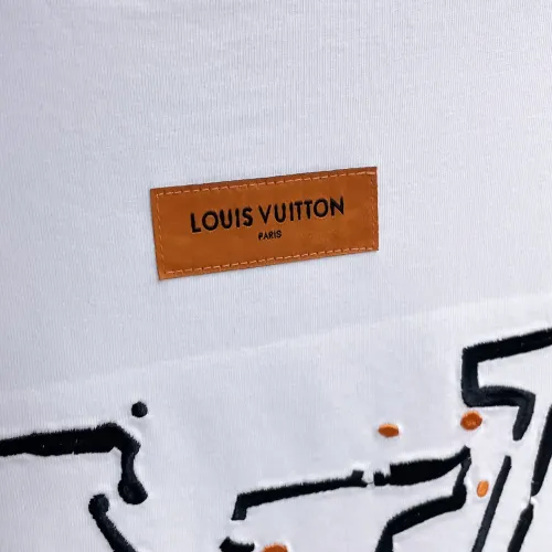 Replica Louis Vuitton LV T-Shirts Short Sleeved For Men #1470439 $60.00 USD for Wholesale