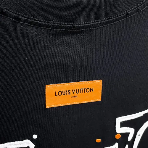 Replica Louis Vuitton LV T-Shirts Short Sleeved For Men #1470440 $60.00 USD for Wholesale