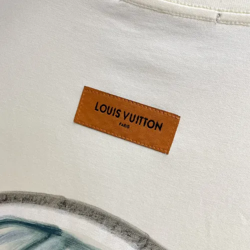 Replica Louis Vuitton LV T-Shirts Short Sleeved For Men #1470441 $60.00 USD for Wholesale