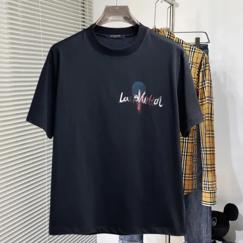Replica Louis Vuitton LV T-Shirts Short Sleeved For Men #1470442 $60.00 USD for Wholesale