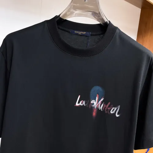Replica Louis Vuitton LV T-Shirts Short Sleeved For Men #1470442 $60.00 USD for Wholesale