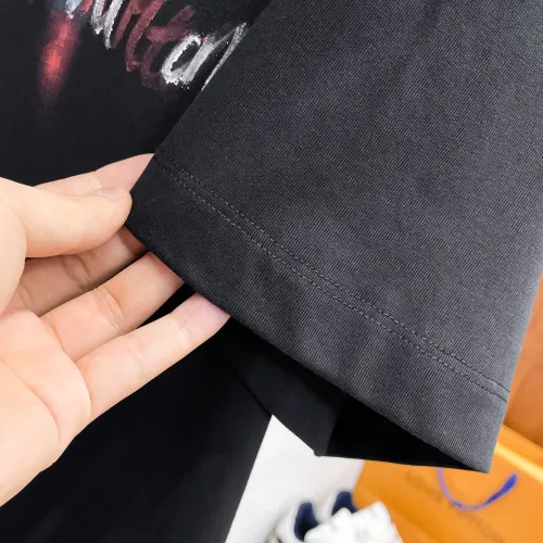 Replica Louis Vuitton LV T-Shirts Short Sleeved For Men #1470442 $60.00 USD for Wholesale