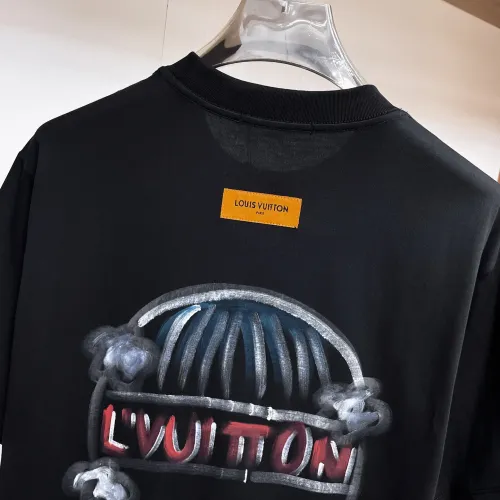 Replica Louis Vuitton LV T-Shirts Short Sleeved For Men #1470442 $60.00 USD for Wholesale