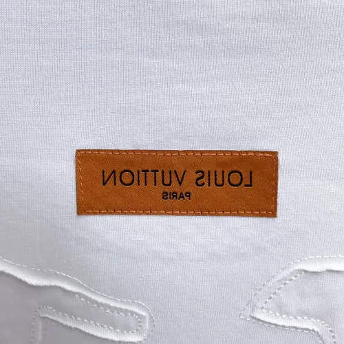 Replica Louis Vuitton LV T-Shirts Short Sleeved For Men #1470443 $60.00 USD for Wholesale
