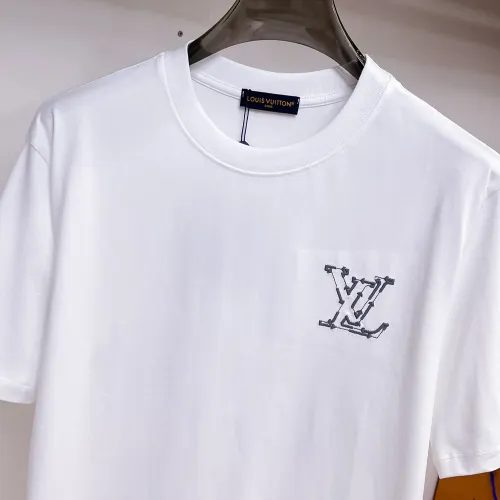 Replica Louis Vuitton LV T-Shirts Short Sleeved For Men #1470445 $60.00 USD for Wholesale
