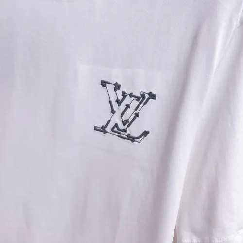 Replica Louis Vuitton LV T-Shirts Short Sleeved For Men #1470445 $60.00 USD for Wholesale