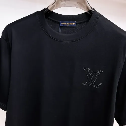 Replica Louis Vuitton LV T-Shirts Short Sleeved For Men #1470446 $60.00 USD for Wholesale