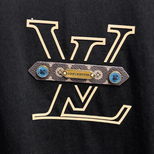 Replica Louis Vuitton LV T-Shirts Short Sleeved For Men #1470448 $60.00 USD for Wholesale