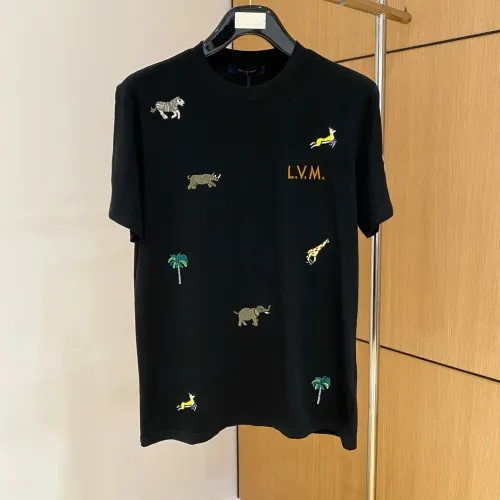 Wholesale Louis Vuitton LV T-Shirts Short Sleeved For Men #1470512 $60.00 USD, Wholesale Quality Replica Louis Vuitton LV T-Shirts