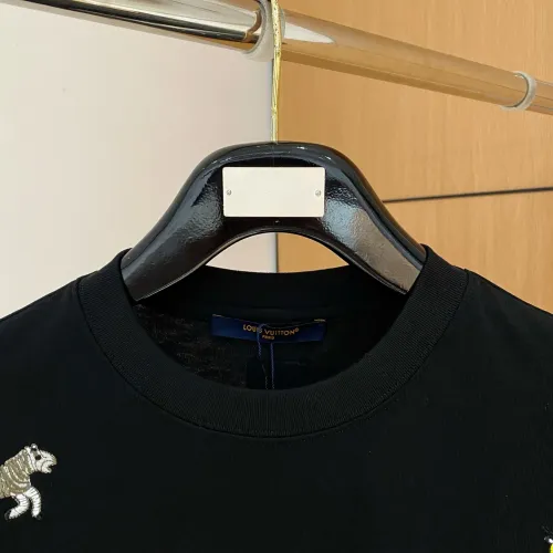 Replica Louis Vuitton LV T-Shirts Short Sleeved For Men #1470512 $60.00 USD for Wholesale