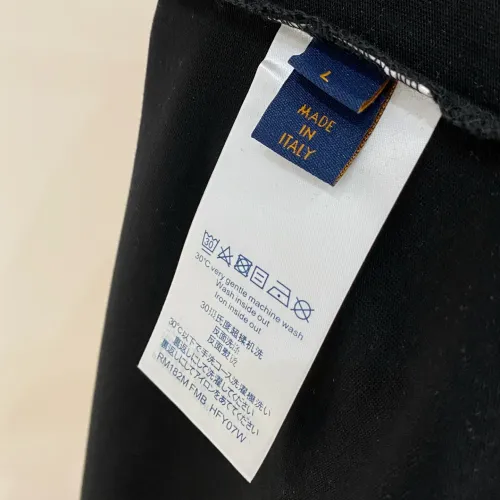 Replica Louis Vuitton LV T-Shirts Short Sleeved For Men #1470512 $60.00 USD for Wholesale