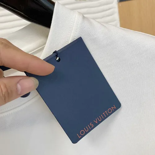 Replica Louis Vuitton LV T-Shirts Short Sleeved For Men #1470513 $60.00 USD for Wholesale