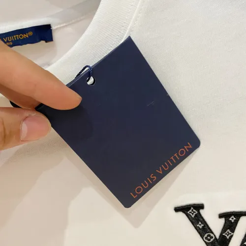 Replica Louis Vuitton LV T-Shirts Short Sleeved For Men #1470521 $60.00 USD for Wholesale