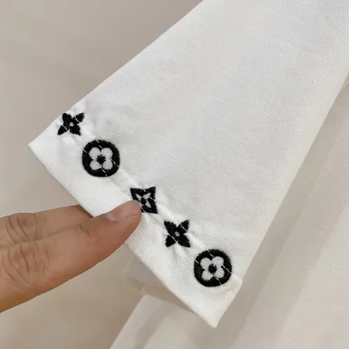 Replica Louis Vuitton LV T-Shirts Short Sleeved For Men #1470521 $60.00 USD for Wholesale