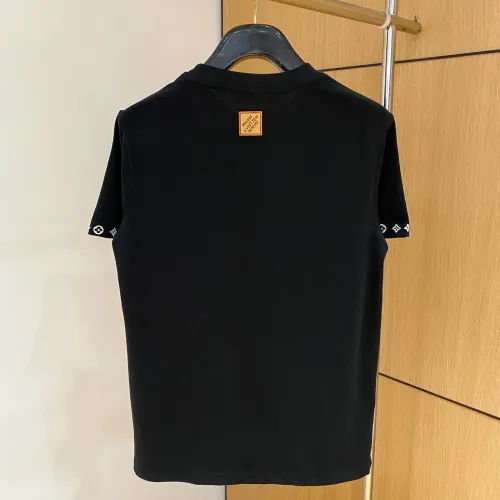 Replica Louis Vuitton LV T-Shirts Short Sleeved For Men #1470522 $60.00 USD for Wholesale