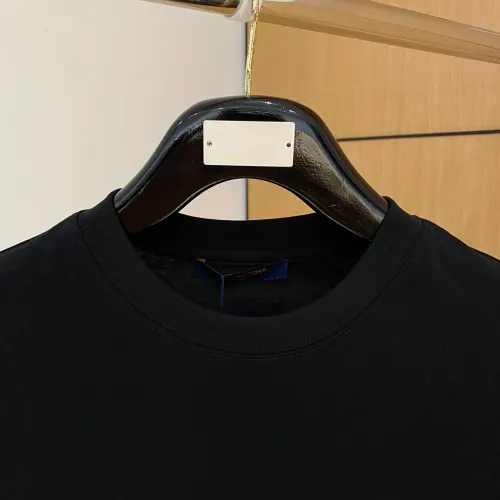 Replica Louis Vuitton LV T-Shirts Short Sleeved For Men #1470522 $60.00 USD for Wholesale