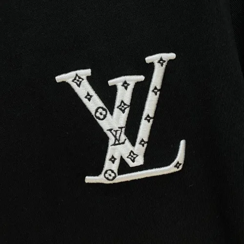 Replica Louis Vuitton LV T-Shirts Short Sleeved For Men #1470522 $60.00 USD for Wholesale