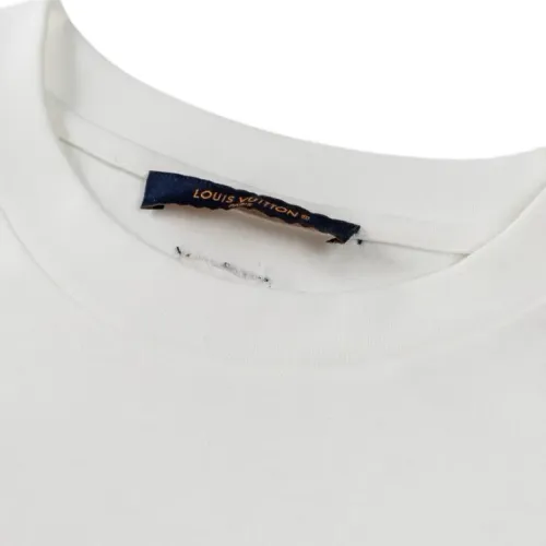 Replica Louis Vuitton LV T-Shirts Short Sleeved For Unisex #1470786 $52.00 USD for Wholesale