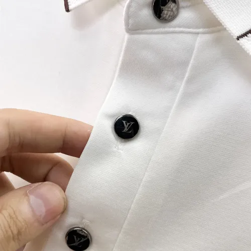 Replica Louis Vuitton LV T-Shirts Short Sleeved For Men #1473519 $48.00 USD for Wholesale