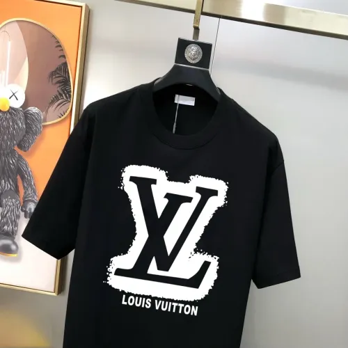 Replica Louis Vuitton LV T-Shirts Short Sleeved For Men #1474436 $40.00 USD for Wholesale