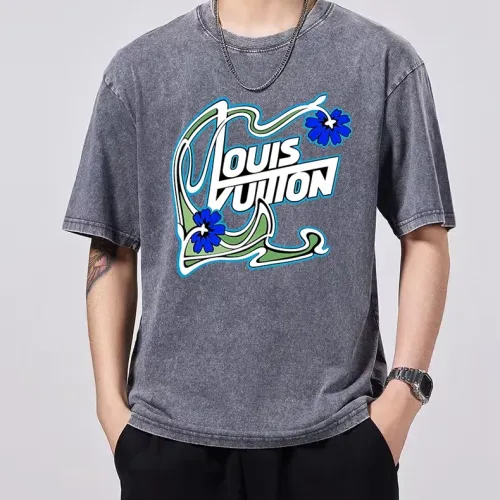Replica Louis Vuitton LV T-Shirts Short Sleeved For Unisex #1474636 $45.00 USD for Wholesale