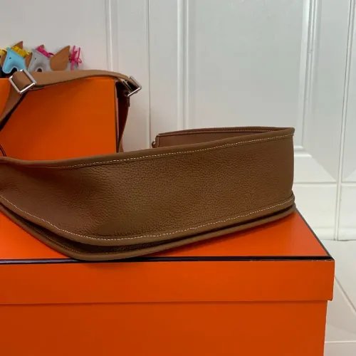 Replica Hermes AAA Quality Messenger Bags For Women #1474696 $98.00 USD for Wholesale