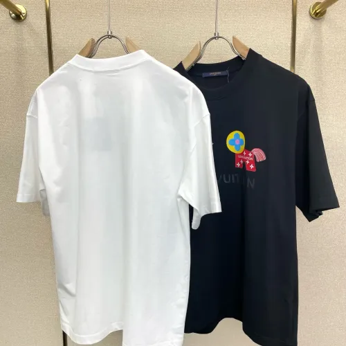 Replica Louis Vuitton LV T-Shirts Short Sleeved For Unisex #1477192 $52.00 USD for Wholesale