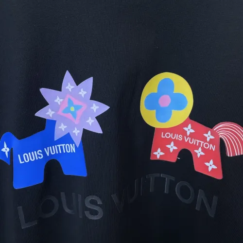 Replica Louis Vuitton LV T-Shirts Short Sleeved For Unisex #1477193 $52.00 USD for Wholesale