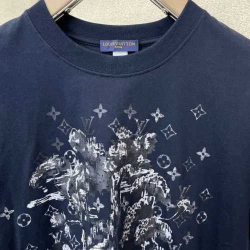 Replica Louis Vuitton LV T-Shirts Short Sleeved For Men #1477372 $76.00 USD for Wholesale
